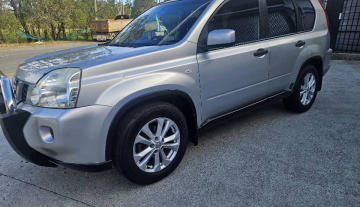 2010 Nissan X-Trail1.jpg